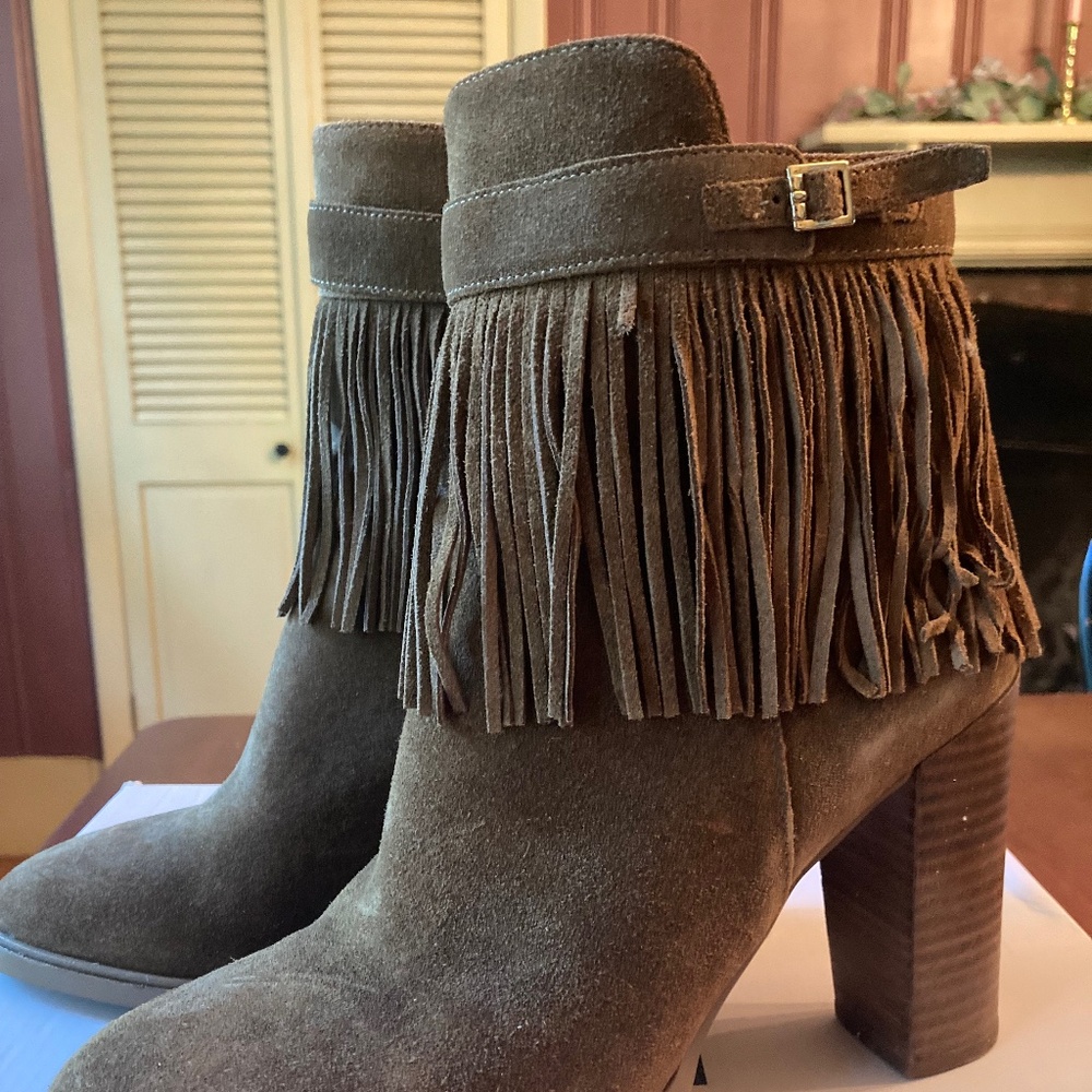 Boots - Picture 3 of 3
